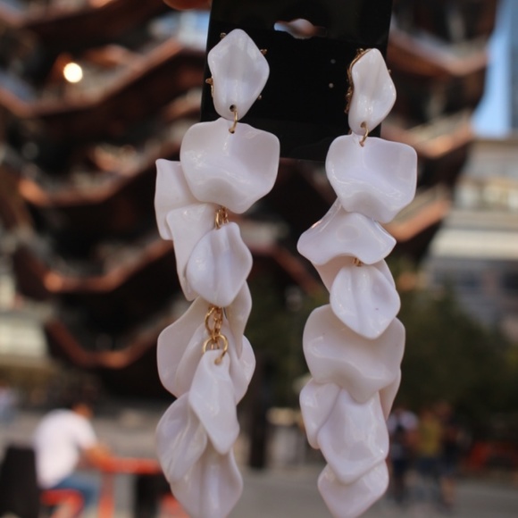 WowNYC Jewelry - New HANDMADE Long Petals Flowers Floral Dangling